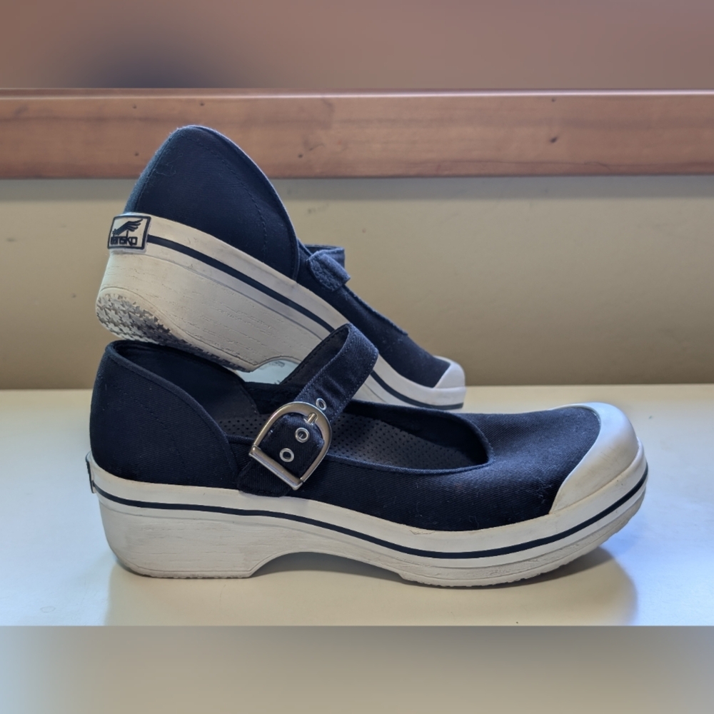 Women's Black and White Mary Jane Shoes